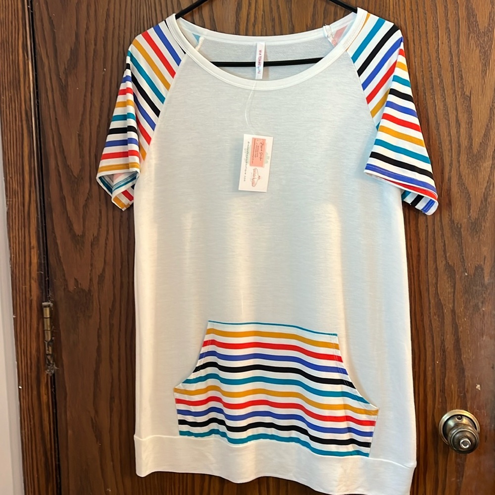 Short sleeve kangaroo pocket shirt